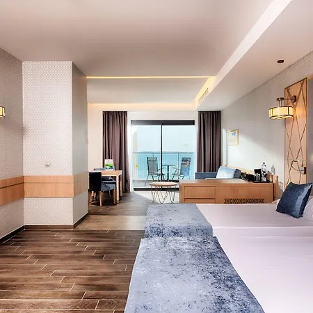 Palace - Half Board Hotel